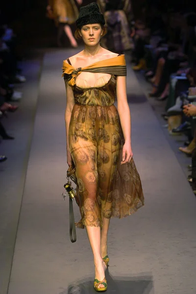 Look 13